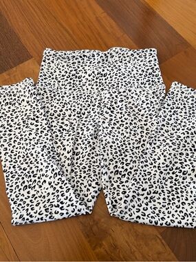 White and Black Leopard Print Leggings
